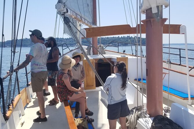 Brunch Cruise with Buffet in Washington - The crew and the ship: why the experience feels personal