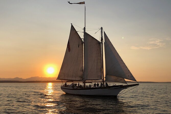 Evening Colors Sunset Sail Tour in Seattle - What to wear on Puget Sound (so you stay comfortable)
