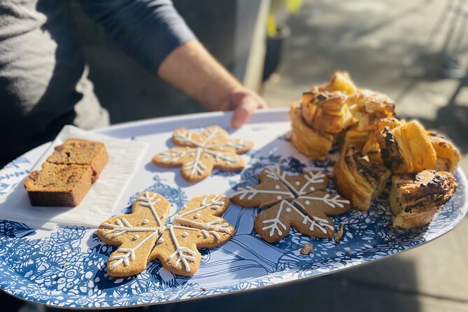 Festive Flavors of Pike Place Market Holiday Food Tour - Group size, shoes, and the pace of a small tour