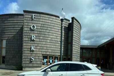 Forks Town, Twilight Movie, Olympic Small Group 1 Day Tour - The Bainbridge Island ferry: included, calm, and scenic