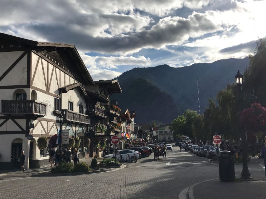 From Seattle: Day Trip Through The Cascades to Leavenworth - Seattle to Snoqualmie Pass: the morning routine that sets you up