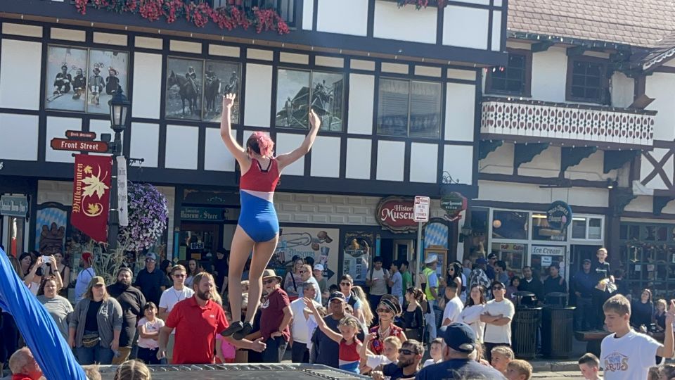 From Seattle/Kirkland/Bellevue: Leavenworth Exclusive Tour - Lake Washington and the floating bridge: the road-trip starter that actually matters