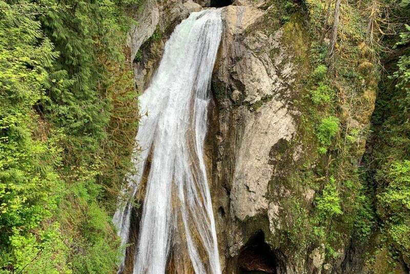 From Seattle: Pacific Northwest Waterfalls & Hiking Tour - Twin Falls at Olallie State Park: The Hike That Makes the Day
