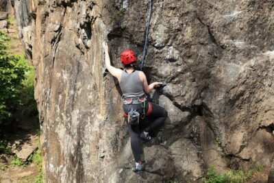 Intro to Outdoor Rock climbing - Quick take: what makes this Seattle outdoor climbing intro work
