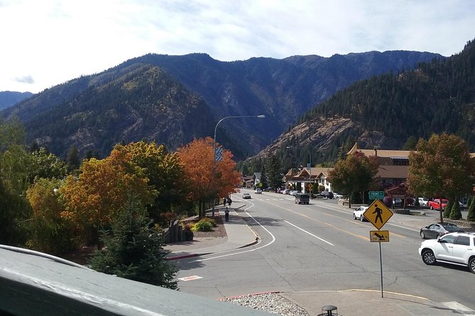 Luxury Leavenworth Day Trip through the Cascade Mountains - Deception Falls: The Short Walk That Feels Like a Reward
