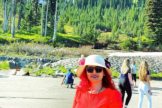 Mount Rainier Customized Tour from Seattle - Reflection Lakes: short stop, strong photo payoff