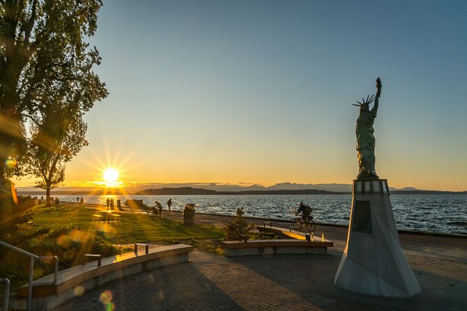Night Tour of Seattle - What the live guide and audio guide add (beyond photos)