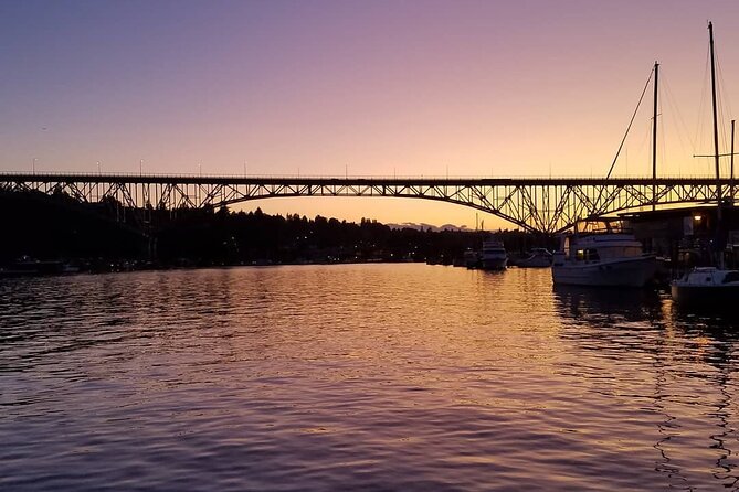 One-Hour Private Seattle Sightseeing Cruise - BYOB! - Lake Union loop: sea planes, yachts, and floating neighborhoods