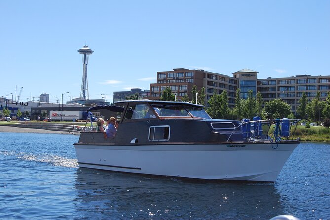 One Hour Social Sightseeing Cruise - BYOB! - The route: from Northlake Way across Lake Union sights