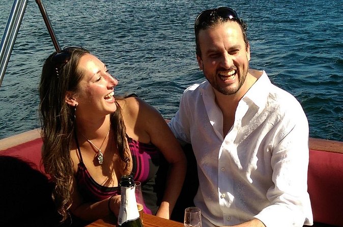 One Hour Social Sightseeing Cruise - BYOB! - Floating homes and the Sleepless in Seattle connection