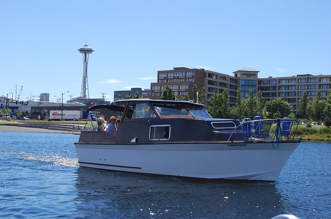 One Hour Social Sightseeing Cruise - BYOB! - Weather-proof cruising: enclosed options and a warm deck feel