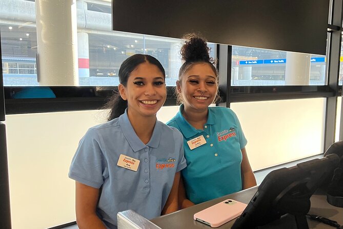 One-Way Transfer: SeaTac Airport to Seattle Piers 66 & 91 - The Pickup Location: Door 4 Plus a Kiosk You Can Actually Find