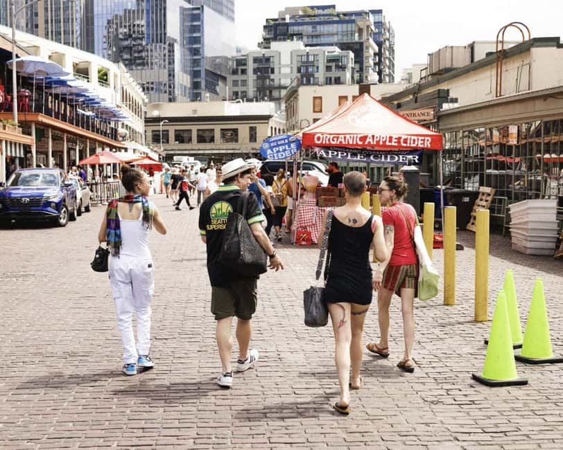 Pike Place Market: Meet the Market - Food and Fun Tour - Meet Sonic John Outside The Crumpet Shop