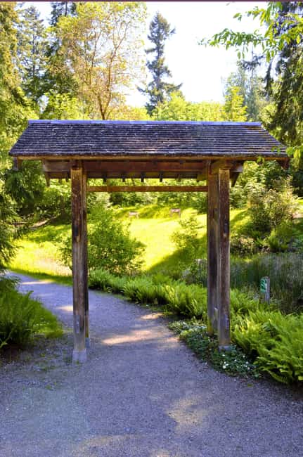 Private Bainbridge Island Discovery and Whiskey Tour - Bainbridge Island in 2.5 hours: how this tour fits a short day