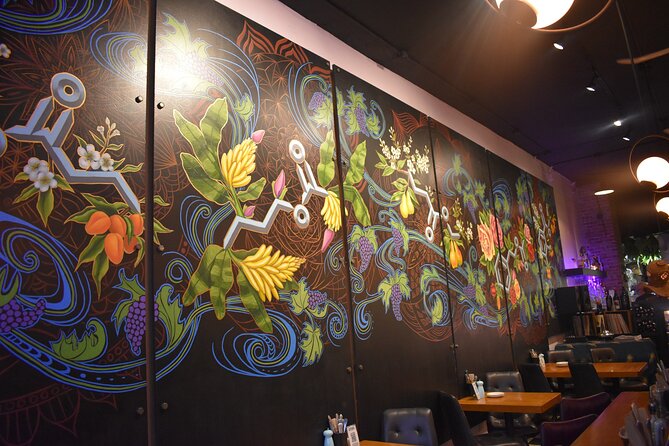 Private Seattle Cocktail Culture Tour - Art, water, and shopping: The Fremont side quest