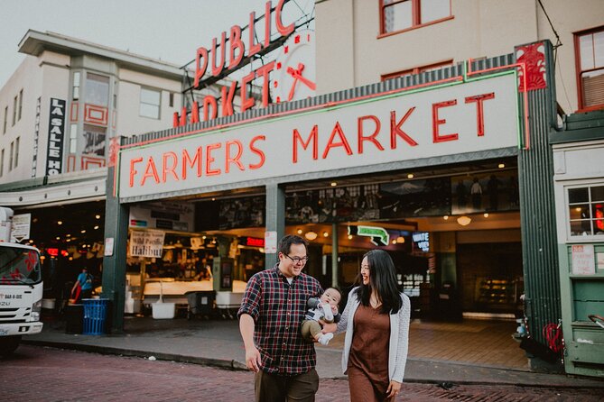 Private Vacation Photography Session with Photographer in Seattle - Why this beats random street photos in Seattle