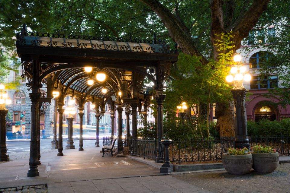 Seattle: 3-Hour City Highlights Tour - Ballard Locks and the Salmon Life Cycle, Up Close
