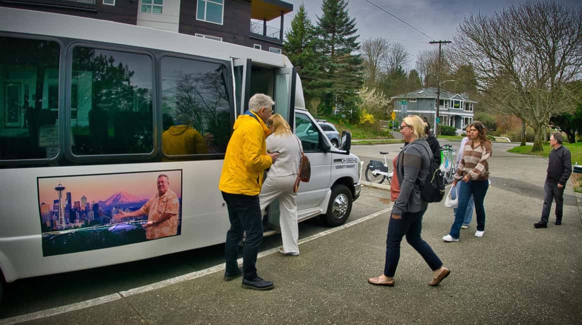 Seattle: 3-Hour City Tour by Bus - MoPop Circle Drive Start: Why This Pickup Works