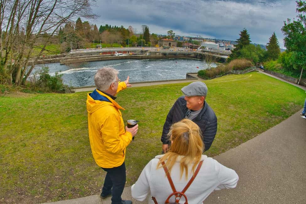 Seattle: 3-Hour City Tour by Bus - Pike Place Market, Waterfront, and the Mountains You Came For