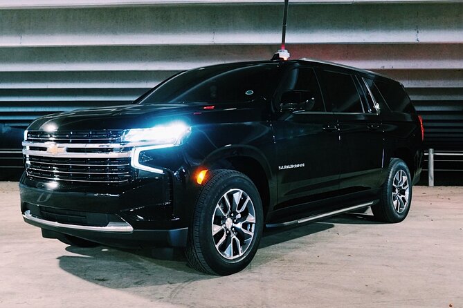 Seattle Arrival Chauffeur Driven Airport Transport - Professional Chauffeurs and the Seattle-Style Smooth Drive