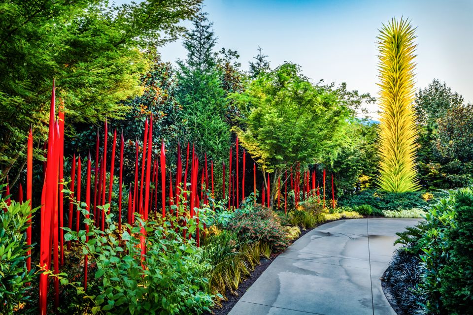 Seattle: Chihuly Garden and Glass Entry Ticket - Food, craft cocktails, and a calm break mid-day