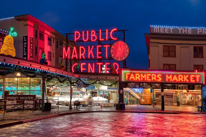 Seattle Enchanting Night Tour with Space Needle and Skywheel - Stop 3: Space Needle for the 360° Panorama Moment