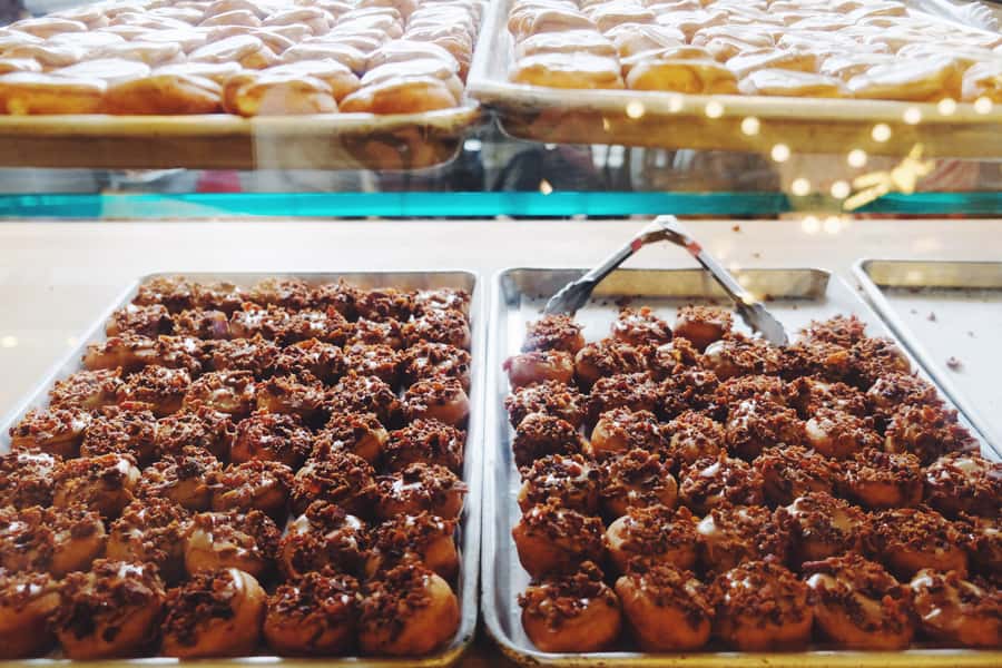 Seattle: Guided Delicious Donut Tour with Tastings - Stop 3: Daily Dozen Doughnuts for variety and comparison