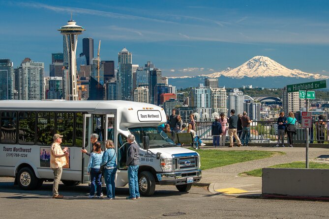 Seattle Land and Sea Tour Experience - A smart Seattle “loop” with real water time