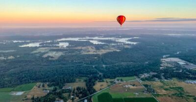 Seattle: Mt. Rainier Sunrise Hot Air Balloon Ride - Meeting at the casino and what the start feels like