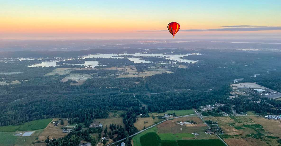 Seattle: Mt. Rainier Sunrise Hot Air Balloon Ride - Meeting at the casino and what the start feels like