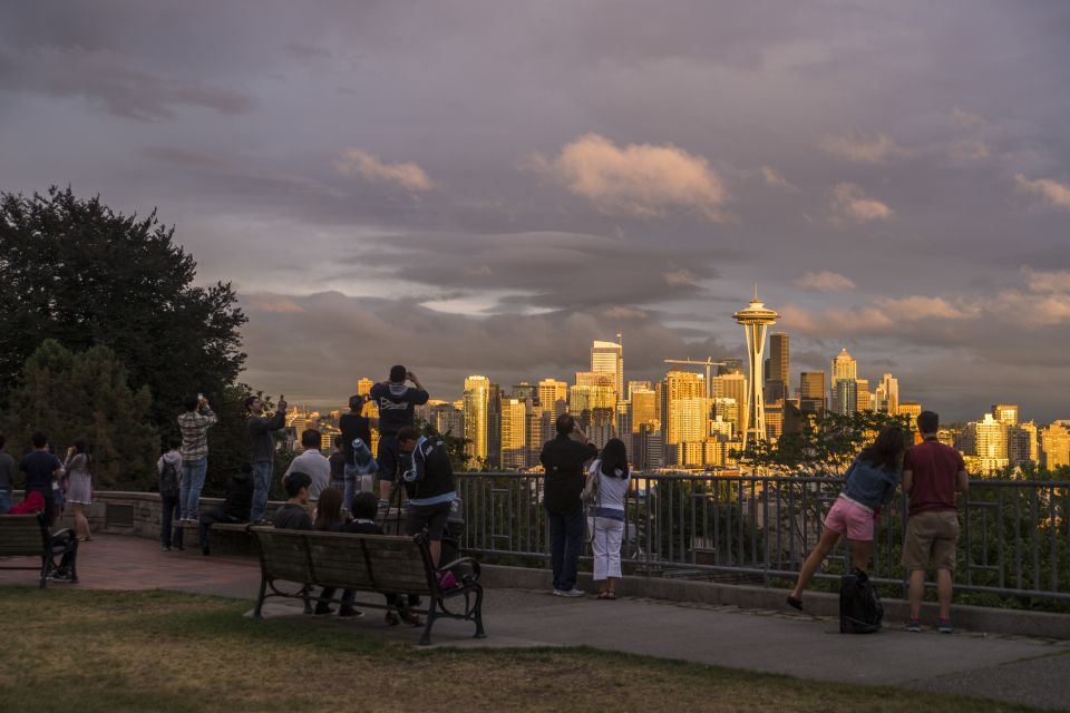 Seattle: Night Tour with Local Guide - The Great Wheel and Olympic Sculpture Park: Quick Hits, Real Viewpoints