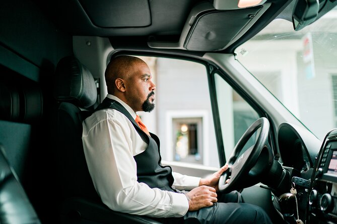 Seattle Roundtrip Chauffeur Driven Airport Transfer - Key points at a glance