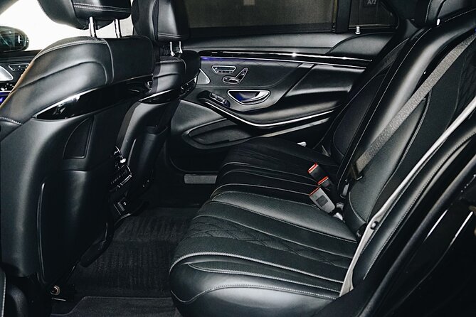 Seattle Roundtrip Chauffeur Driven Airport Transfer - Burton Transit and the chauffeur experience you’re paying for