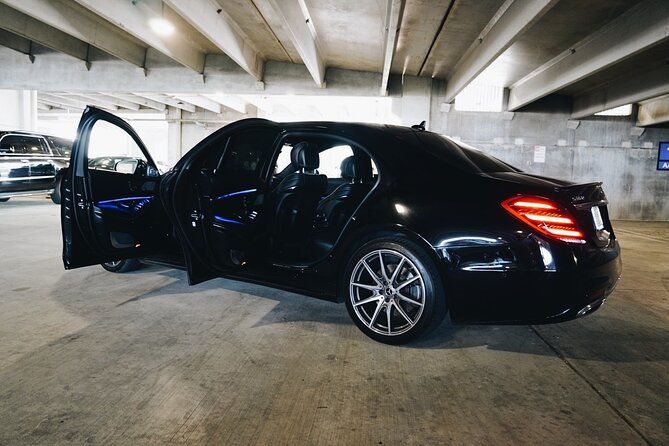 Seattle Roundtrip Chauffeur Driven Airport Transfer - What to expect on arrival: a simple, low-friction flow