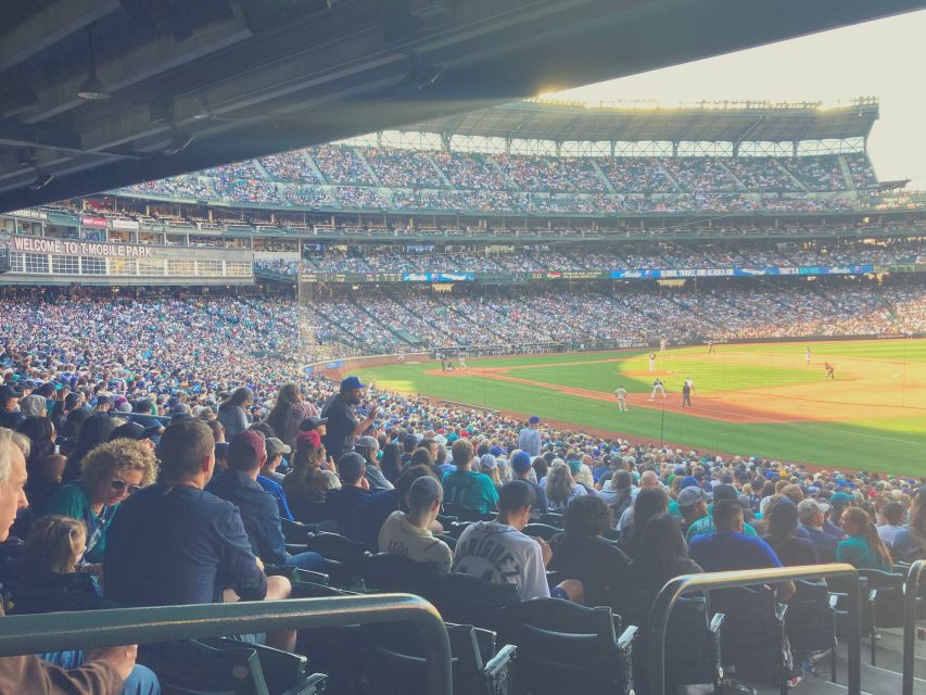 Seattle: Seattle Mariners Baseball Game at T-Mobile Park - Crowd energy: how to enjoy it without getting overwhelmed