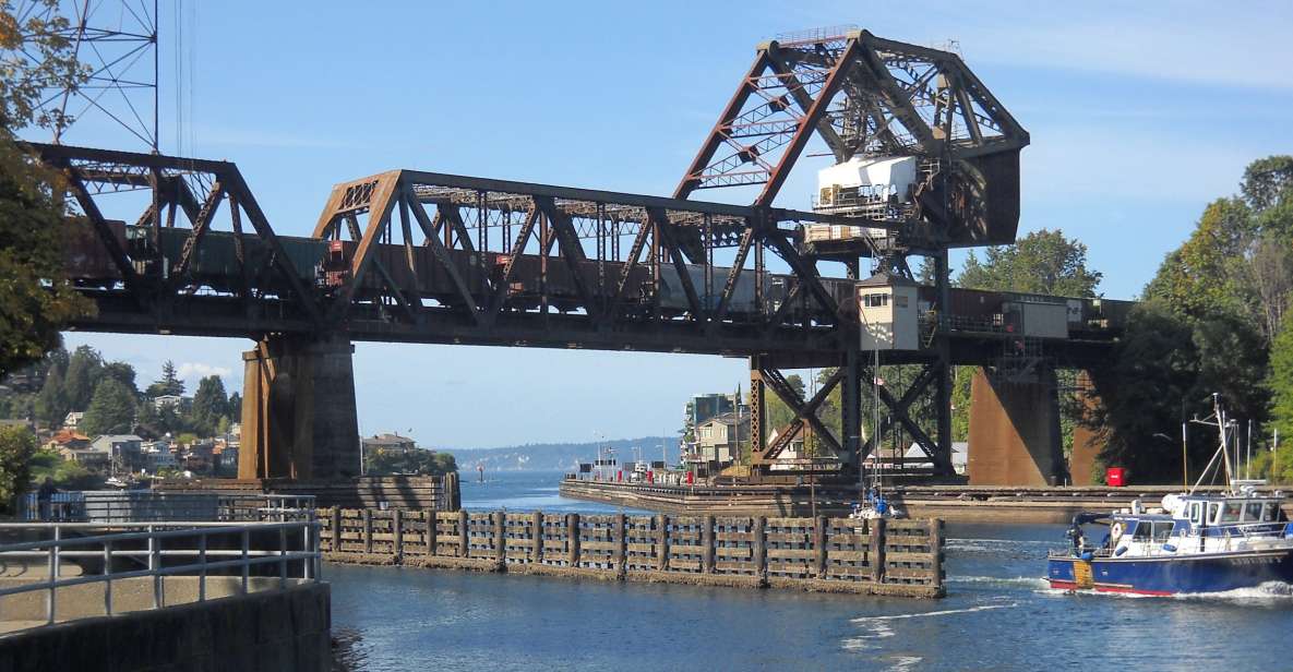 Seattle: Sightseeing Bus Tour with the Ballard Locks - From the Space Needle meeting point to a tight 2.5-hour loop