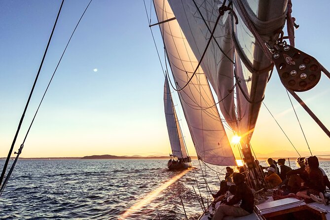 Seattle Sunset Sail BYOB - The BYOB picnic rules that make this sail a smart date night