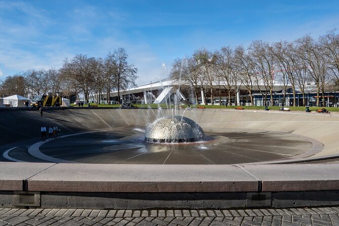 Seattle Time Travel Exploration Game and Tour - Your Route Starts at Elliott Bay: Father and Son Fountain to Pacific Science Center
