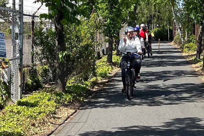 Seattle's Electric City Bike Tour - The Real Deal on Small Groups, Pace, and Safety