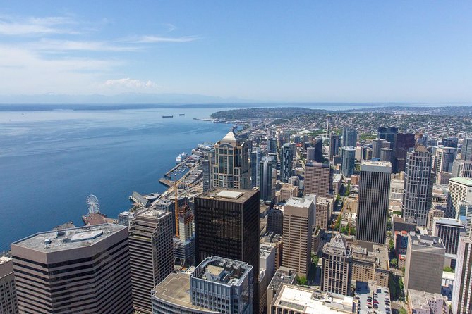 Sky View Observatory at the Columbia Center Admission Tickets - Photo tips: getting Space Needle skyline shots without Space Needle pricing