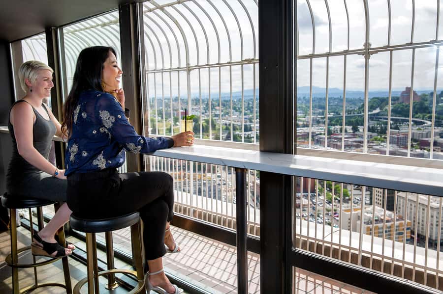 Smith Tower: Observatory Access Ticket - Practical Rules: Bags, Pets, Bare Feet, and Other Must-Knows