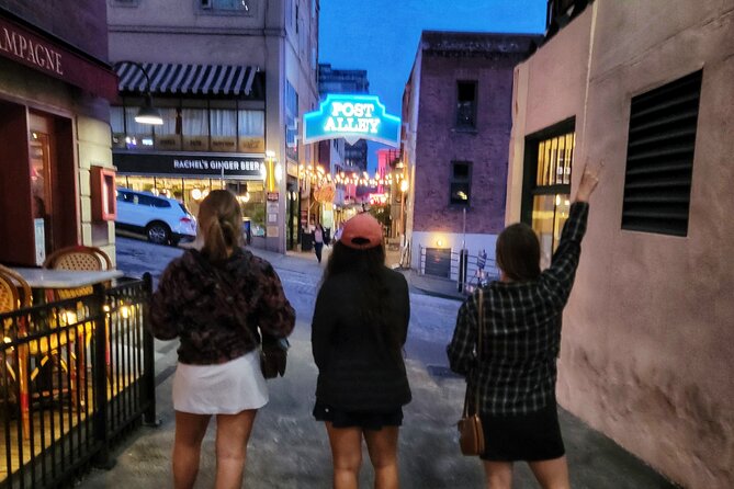 Spirits Unleashed: Ghost Hunting and Booze at Pike Place Market - Pike Place After 5 PM: Why This Tour Works