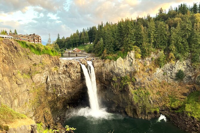 The Best of Seattle and Majestic Snoqualmie Waterfalls - Seattle Skyline Moments: Space Needle Area and Kerry Park